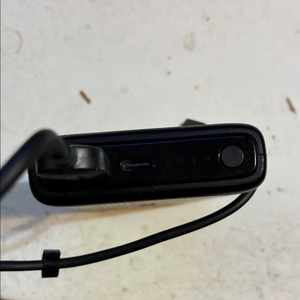 Portable battery pack - Picture 4 of 4